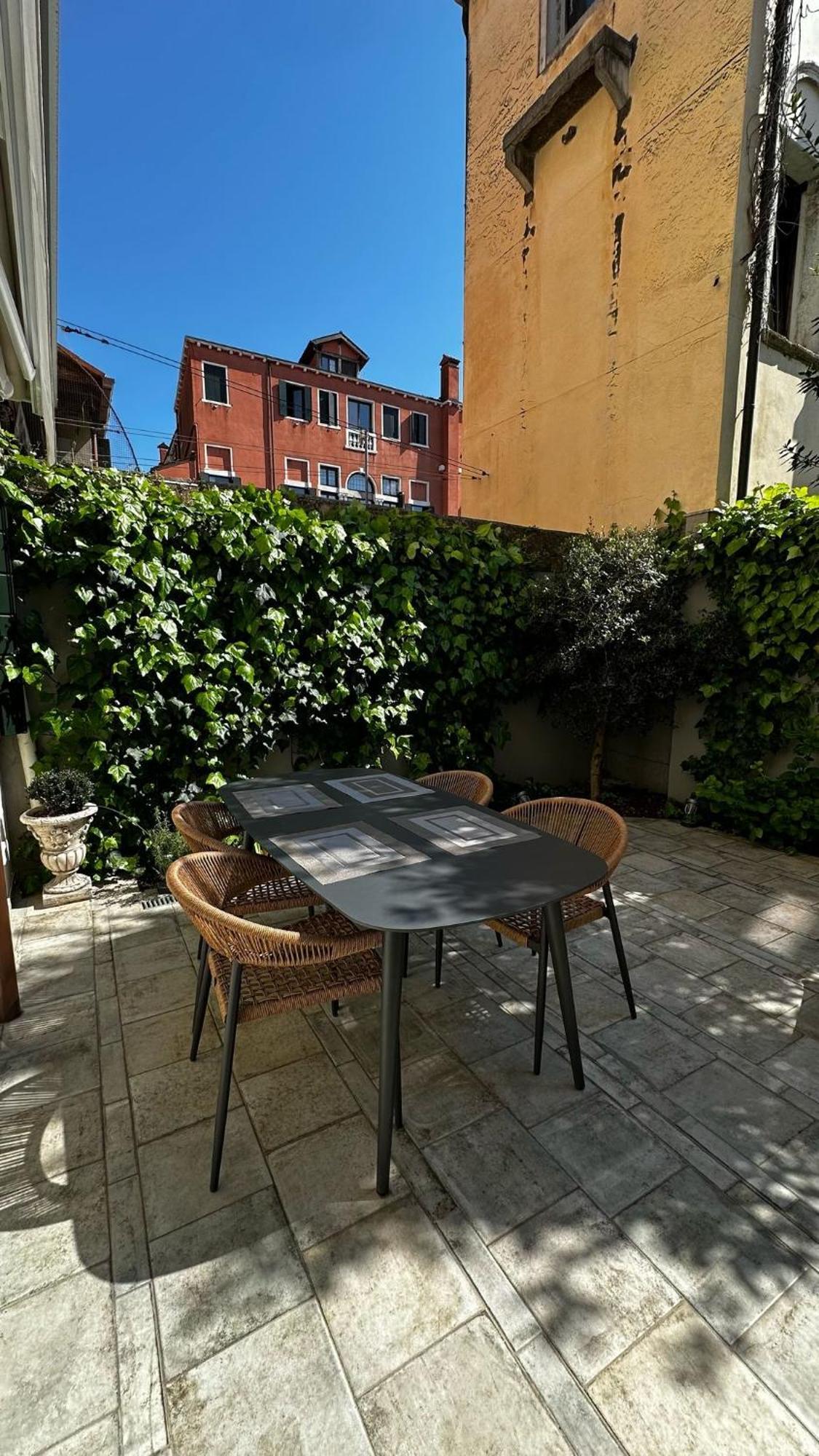 Wow Garden In The Heart Of Venesia Bagian luar foto